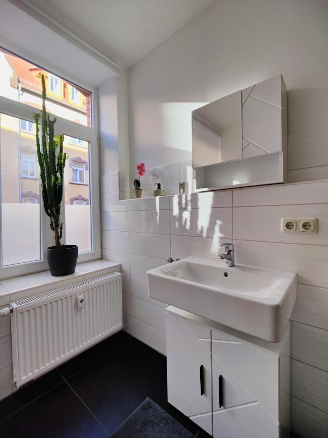Neu Sanierte Wohnung Mit Balkon Und Stellplatz Erfurt Exterior photo