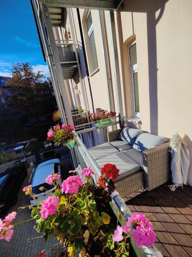 Neu Sanierte Wohnung Mit Balkon Und Stellplatz Erfurt Exterior photo